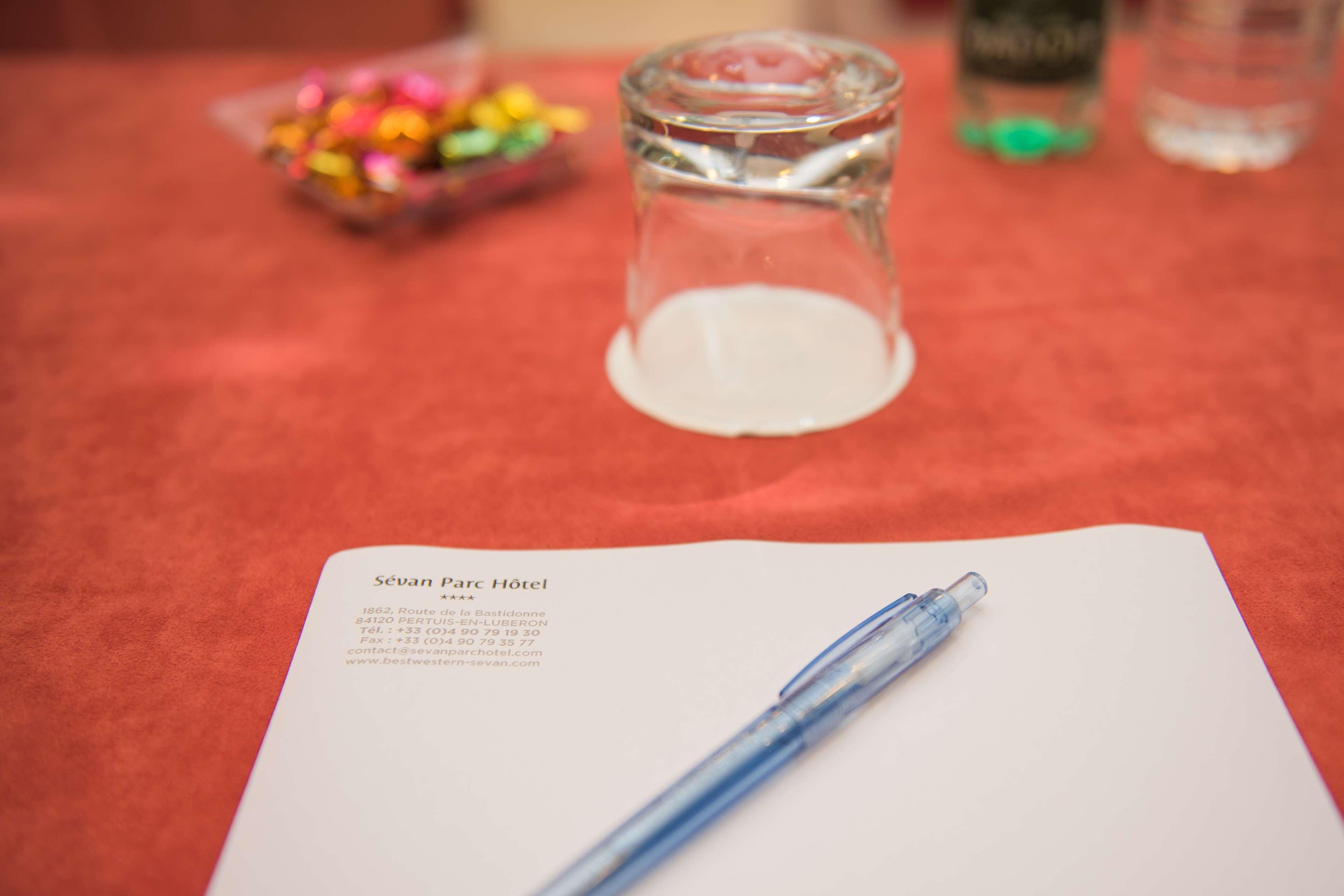 Best Western Sevan Parc Hotel Pertuis Zewnętrze zdjęcie